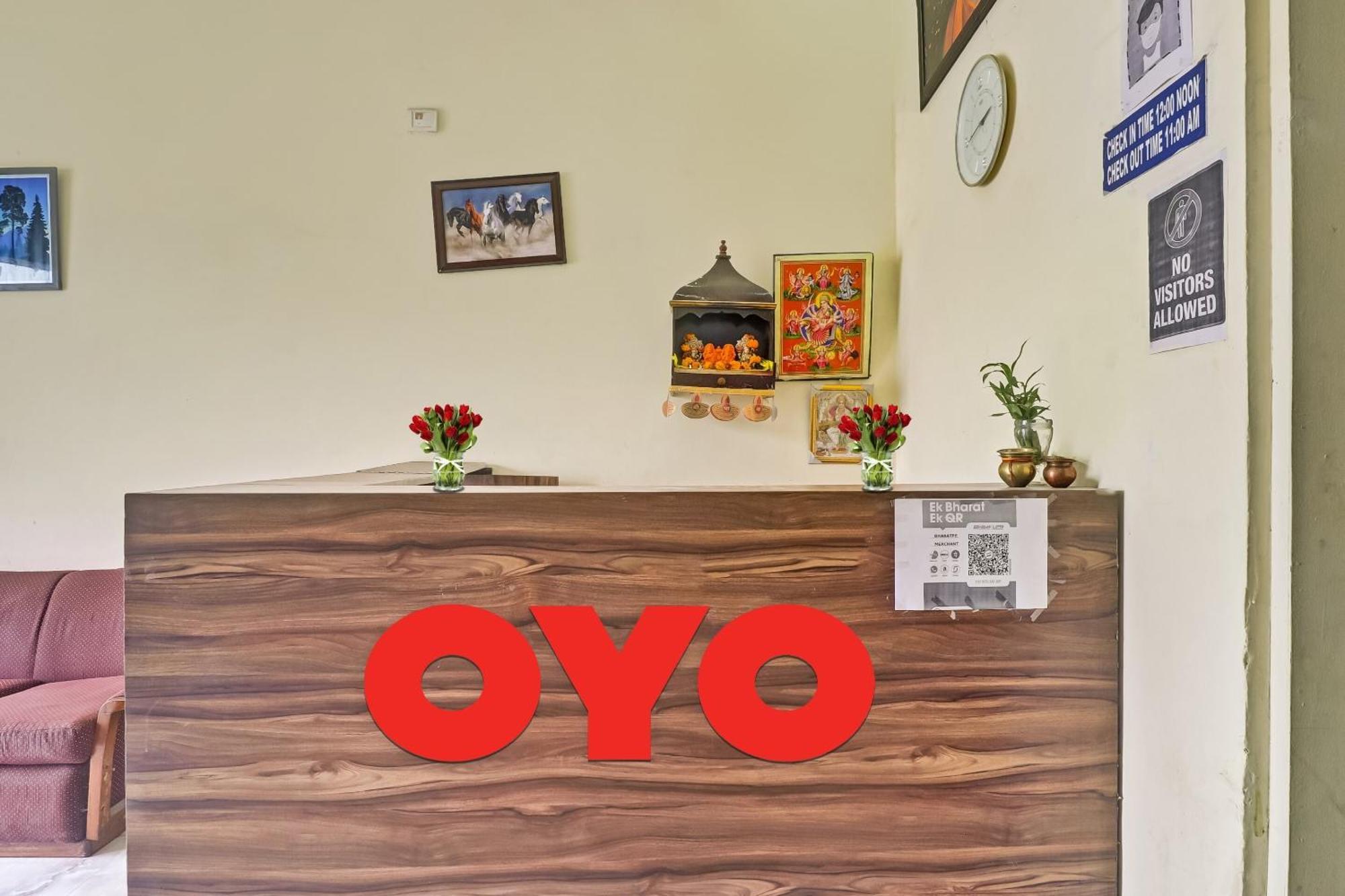 Hotel O Prince Home Stay Near Ambience Mall Нью-Дели Экстерьер фото